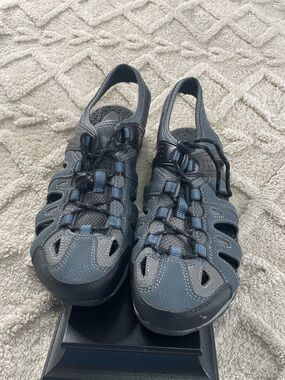 Ozark‎ Trail Men's Gray Outdoor Sandal for Hikers  with Black Accents Size 8